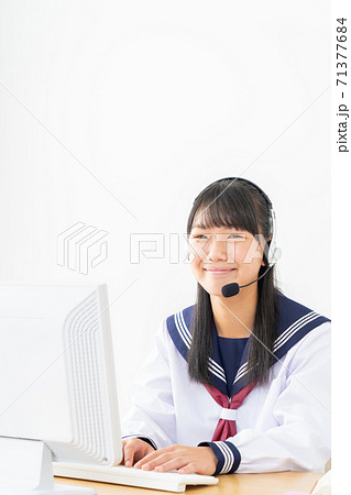 中学生 高校生 女性 勉強 受験 教育 学習 中学生 高校生 女性 勉強 受験 教育 学習 71377684