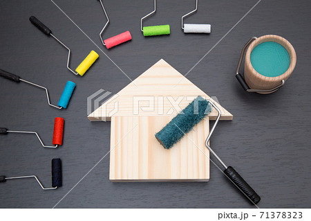 住宅の外壁塗装工事　塗装色選び　イメージ 71378323