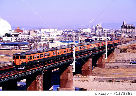 1997年　中央西線を走る113系快速電車6両 71378865