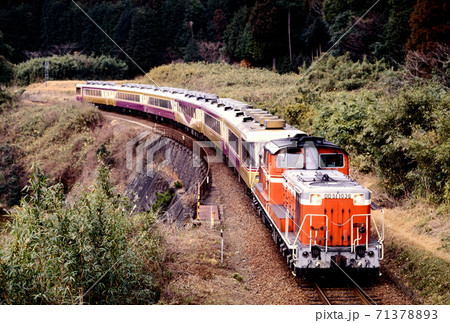 1997年 関西線を行くDD511036わくわく団らんお座敷列車 1997年 関西線を行くDD511036わくわく団らんお座敷列車 71378893