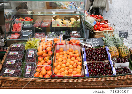 スイス　ルガーノ　 71380107