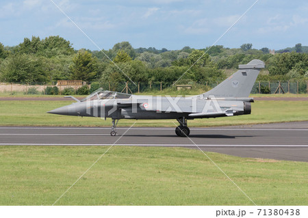 フランス空軍ラファールC着陸 71380438