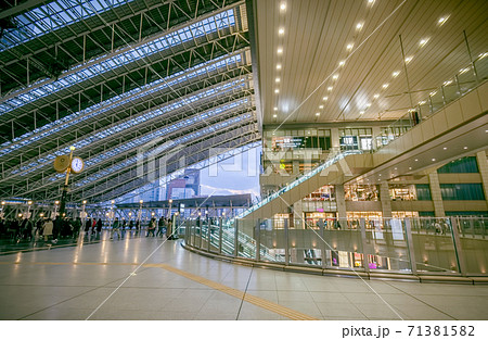 大阪ステーションシティの時空の広場の写真素材