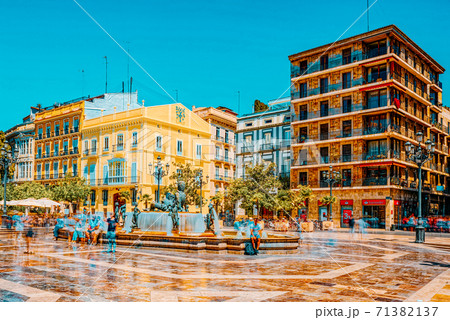 Square of the Virgin Saint Mary near Valencia Cathedral and  fou 71382137