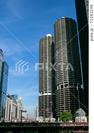 アメリカ合衆国 イリノイ州 シカゴ ダウンタウン マリーナタワーの写真素材