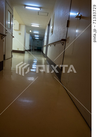 院内 ろう下 院内 ろう下 71383729