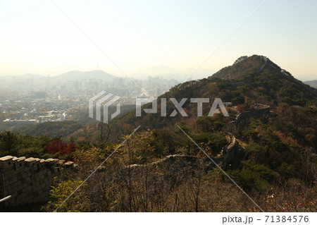 風景 秋 山 71384576