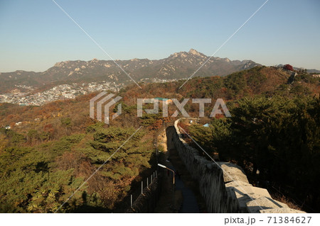 風景 秋 山 71384627
