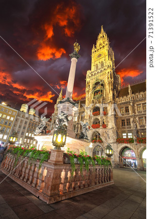 Dramatic night view of Marienplatz and Munich city hall. Dramatic night view of Marienplatz and Munich city hall. 71391522