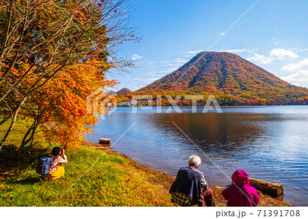 【群馬県】紅葉の榛名湖・榛名富士〈上毛三山〉 【群馬県】紅葉の榛名湖・榛名富士〈上毛三山〉 71391708