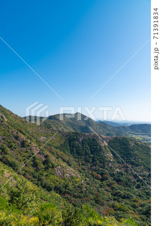 鷹ノ巣山山頂から見た景色（須磨アルプス・高御位山） 71391834