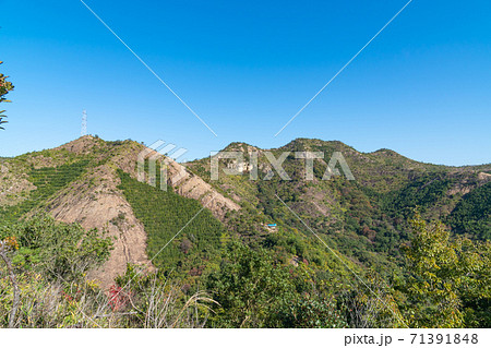 地蔵山から見た別所奥山と鷹ノ巣山（須磨アルプス・高御位山） 71391848
