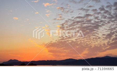 秋の夕陽・秋は夕暮れ・サンセット・きれいな夕焼け 秋の夕陽・秋は夕暮れ・サンセット・きれいな夕焼け 71394665