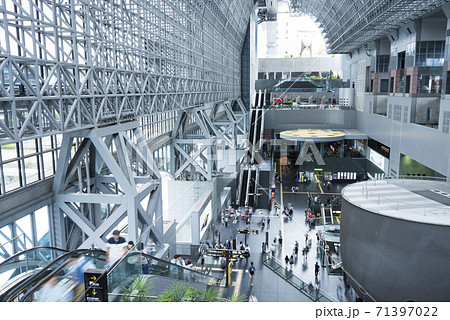 京都駅構内の風景 京都駅構内の風景 71397022