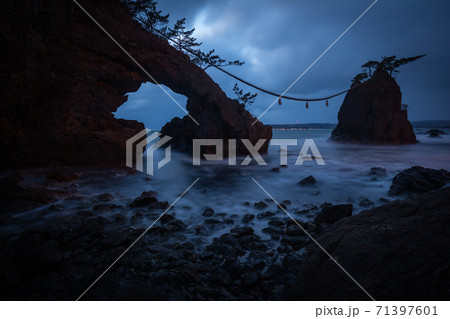 石川県 能登半島 機具岩 夜景 石川県 能登半島 機具岩 夜景 71397601