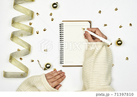 Writing a letter to Santa Clause 71397810