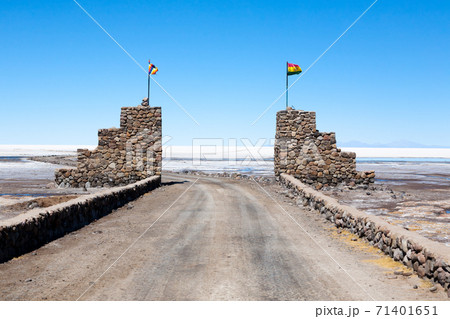 Salar de Uyuni entrance gate,Bolivia Salar de Uyuni entrance gate,Bolivia 71401651