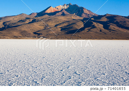 Salar de Uyuni,Cerro Tunupa view Salar de Uyuni,Cerro Tunupa view 71401655
