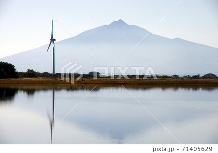 平滝沼と岩木山 71405629