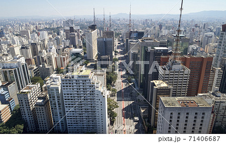 Avenida Paulista (Paulista avenue), Sao Paulo city, Brazil. 71406687