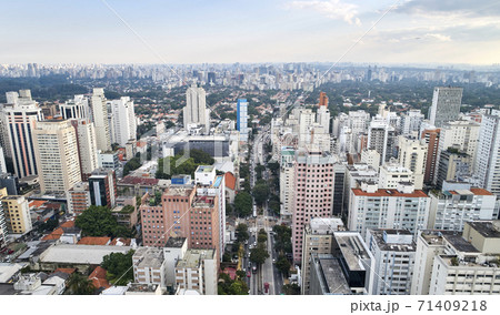 Aerial view of 9 de Julho avenue in Sao Paulo city. 71409218