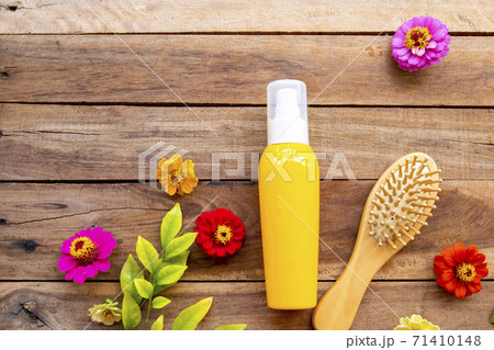 hair care serum for damaged hairs with brush comb 71410148
