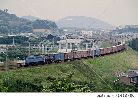 1994年　東海道本線を行くEF6530ワム貨物列車 71413780