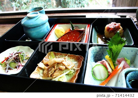 松花堂弁当 71414432