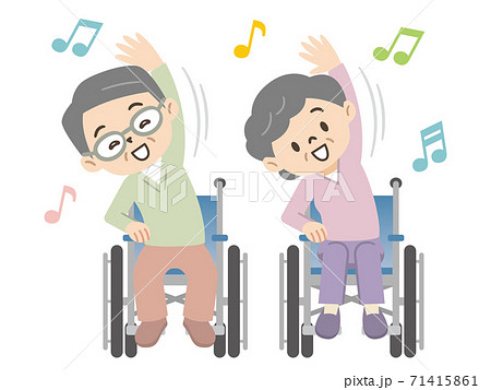 車椅子で体操をする高齢者 71415861