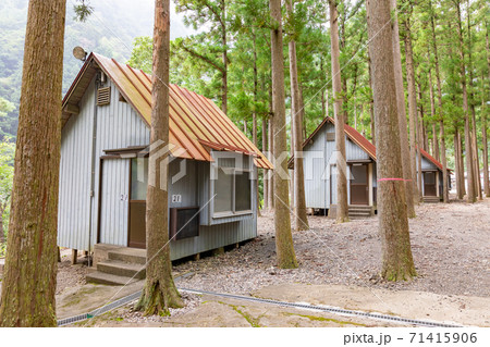 キャンプ場　バンガロー 71415906