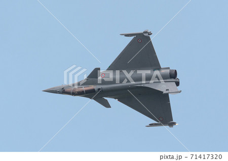 フランス空軍ラファールCのミサイル点火直後 71417320