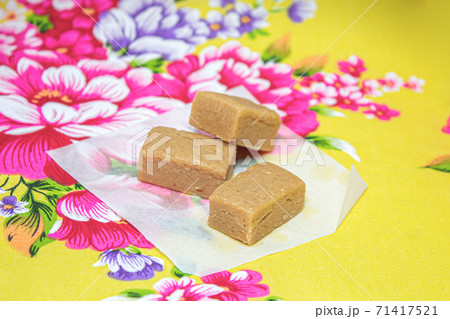 台湾の澎湖名物、ピーナッツでできたお菓子「花生酥」 71417521