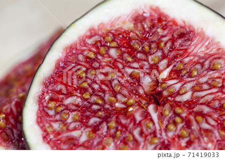 red delicious Fig pulp with seeds 71419033