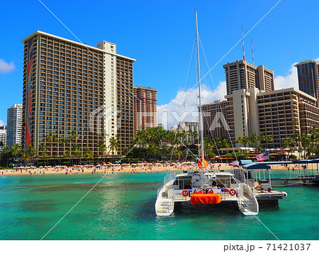 ハワイ・ホノルルの観光船発着港 ハワイ・ホノルルの観光船発着港 71421037