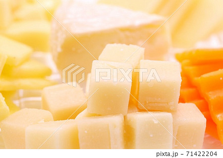 チーズ盛り合わせ　カマンベールチーズ他　クローズアップ 71422204