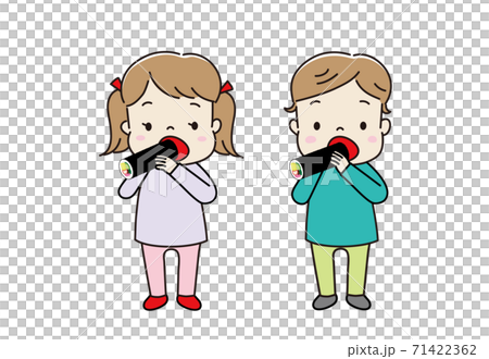 Setsubun Children eating Ehomaki 71422362