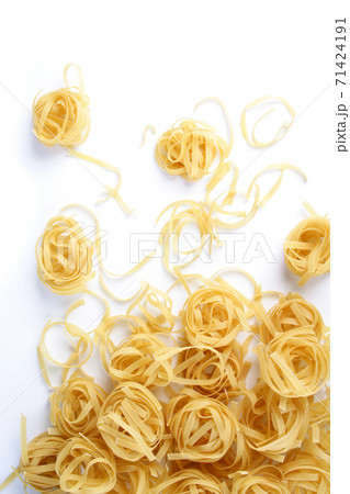 Tagliatelle pasta 71424191