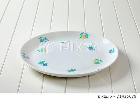 Fruit print plate 71435679