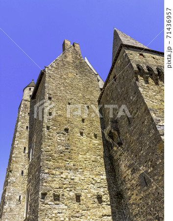 Medieval castle in the town of Vitre, France 71436957