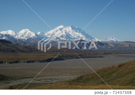 アラスカ　アラスカ鉄道の旅路 71437308