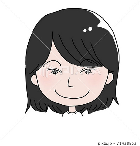 肩までの髪で笑顔の人 71438853