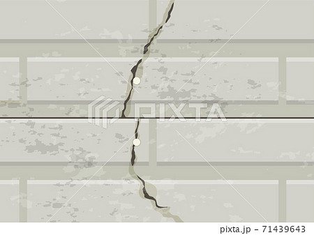 外壁塗装シリーズ　ビフォー　ひび割れ 71439643
