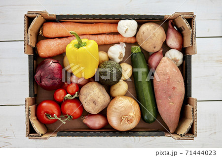 Box of organic vegetables Box of organic vegetables 71444023
