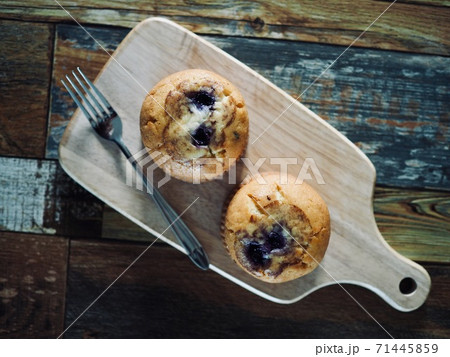 マフィン ケーキ 食べ物 71445859