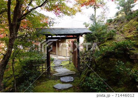 本楽寺の秋 71446012