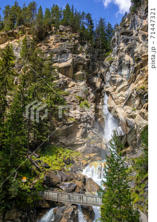 Waterfall in Vanoise national Park, French alps Waterfall in Vanoise national Park, French alps 71447321
