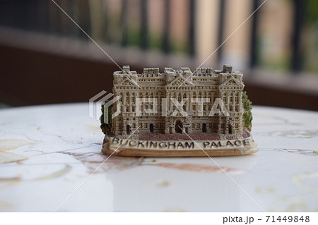 Buckingham palace miniature resin made souvenir Buckingham palace miniature resin made souvenir 71449848