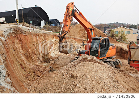 トラック 土 土壌 71450806