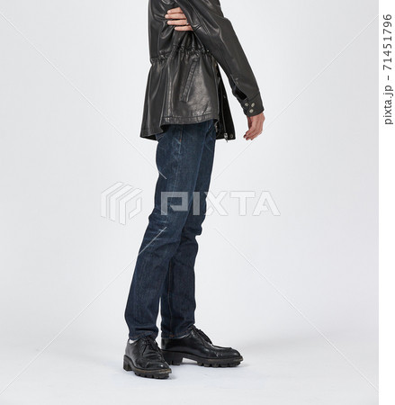 歩行 男性 靴 71451796