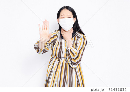 マスクをした女性 マスクをした女性 71451832